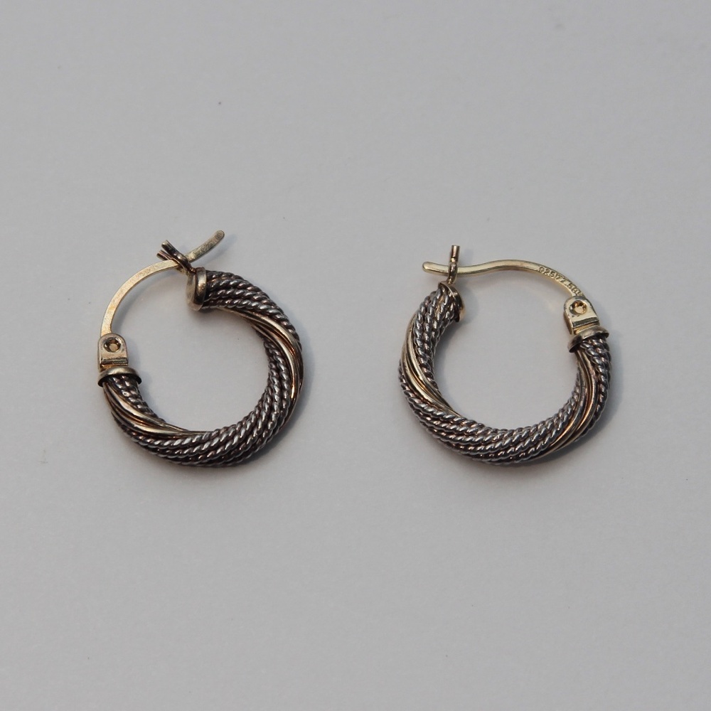 Y2K Two-Toned 14k Gold twisted small hoop earrings